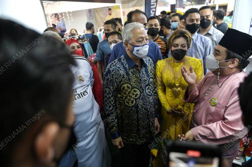 DATUK SERI ISMAIL SABRI YAAKOB