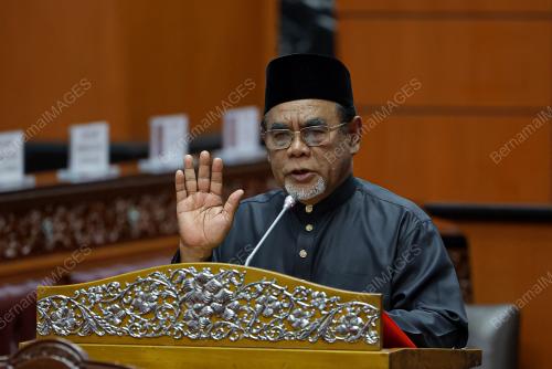 ANGKAT SUMPAH AHLI DEWAN NEGARA