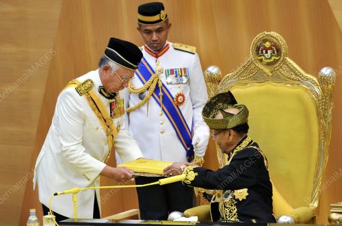 KL13_25062013_AGONG