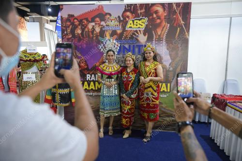 PROGRAM RAMAH UNITI KAAMATAN & GAWAI