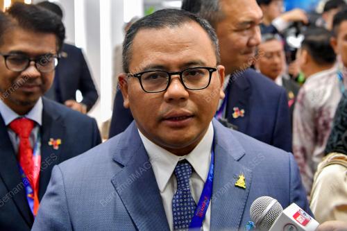 DATUK SERI AMIRUDIN SHARI