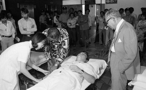 DR. LING LIONG SIK