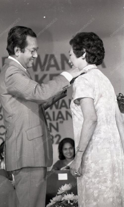 DR. MAHATHIR MOHAMAD