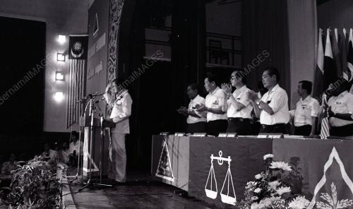 MAHATHIR MOHAMAD
