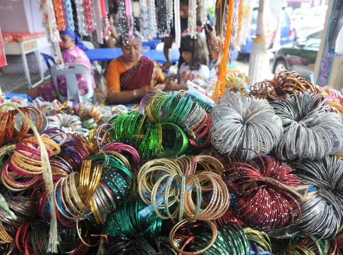 PERSIAPAN HARI DEEPAVALI