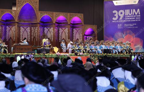 TUNKU AZIZAH AMINAH MAIMUNAH ISKANDARIAH