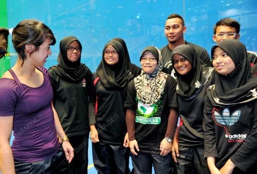KL13_26032012_SKUASY