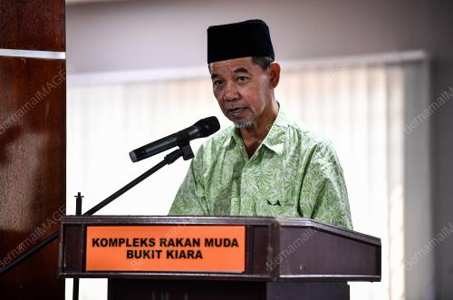 DATUK AHMAD SHAPAWI ISMAIL