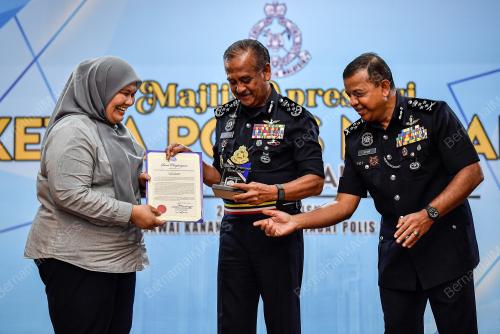 TAN SRI RAZARUDIN HUSAIN