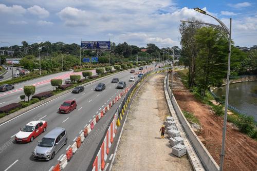 TINJAUAN BEBERAPA JALAN- JALAN UTAMA DI SEKITAR IBUKOTA