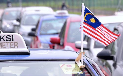 KL13_26082012_BENDERA
