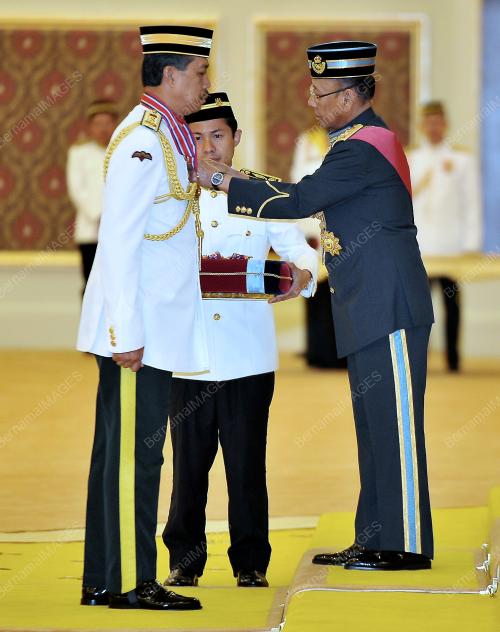 KL13_26092012_AGONG