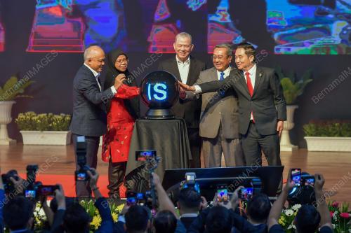 DATUK SERI FADILLAH YUSOF