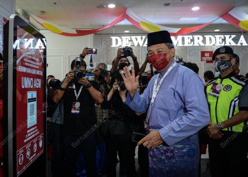 DATUK SERI MOHAMMAD HASSAN