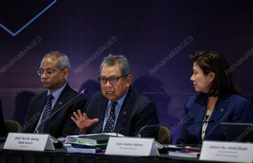 DATUK SERI DR AWANG ADEK HUSSIN