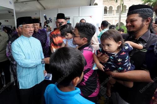 AL-SULTAN ABDULLAH RI'AYATUDDIN AL-MUSTAFA BILLAH SHAH