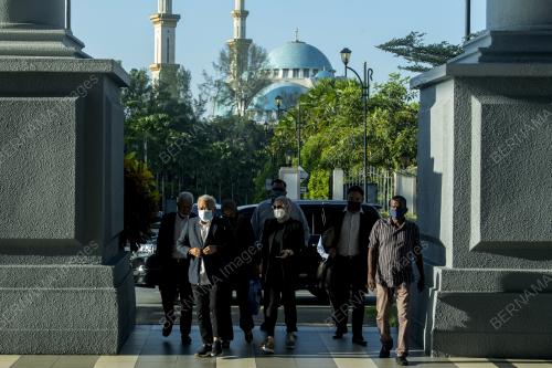 DATUK SERI BUNG MOKTAR RADIN
