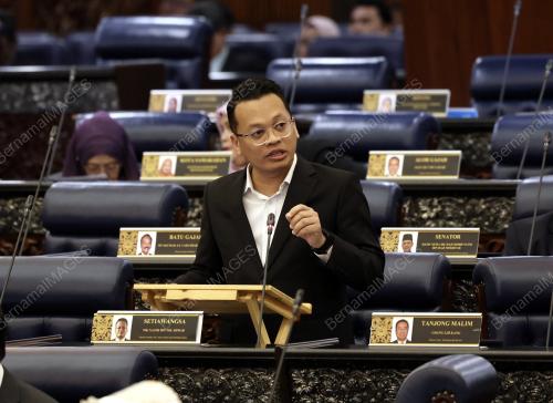 NIK NAZMI NIK AHMAD