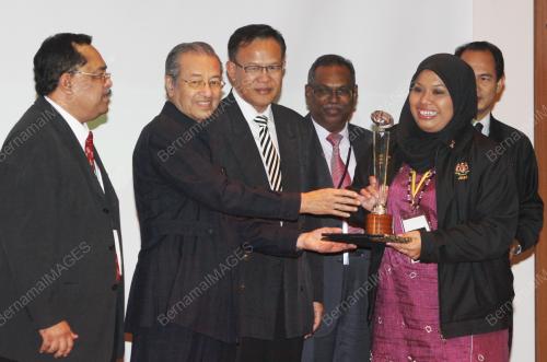 TUN DR MAHATHIR MOHAMAD