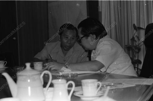 LEE SAN CHOON MEET TRANSPORT OPERATORS AT HIS OFFICE
