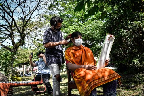 GUNTING RAMBUT PERINTAH KAWALAN PERGERAKAN