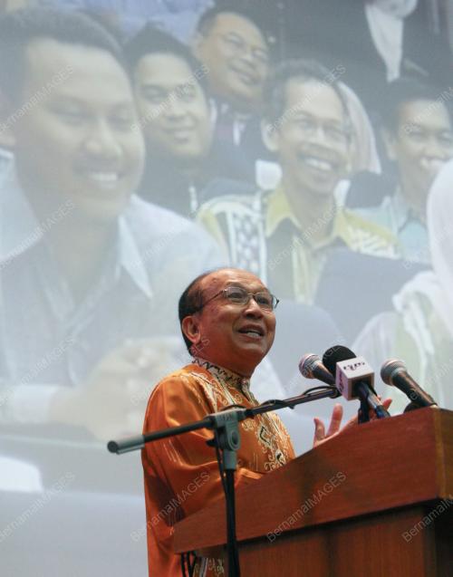 DR RAIS YATIM