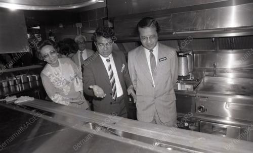DR. MAHATHIR MOHAMAD
