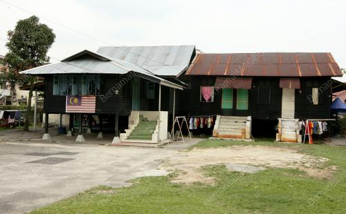 KAMPUNG BARU