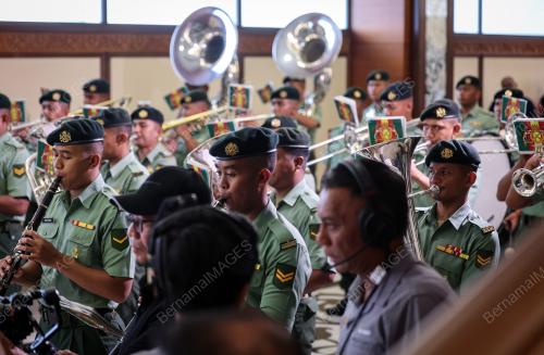 RAPTAI PEMBUKAAN PARLIMEN