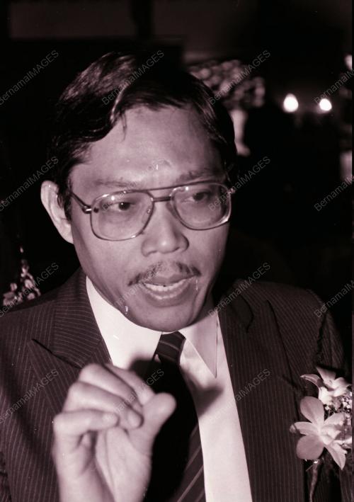 KEMPEN MAKAN DAGING ARNAB
