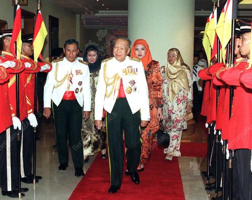 KL14-20_10_2000_AGONG-SANTAP_14012016