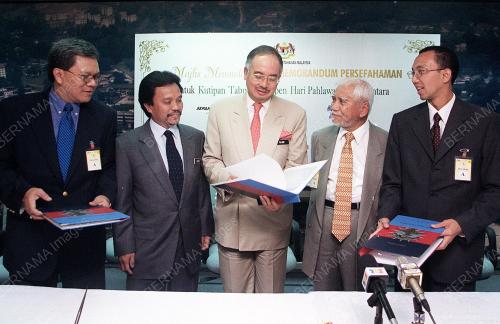 NAJIB TUN RAZAK