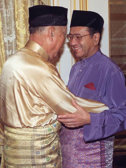 KL14-27_12_2000_AGONG-PM_15012016
