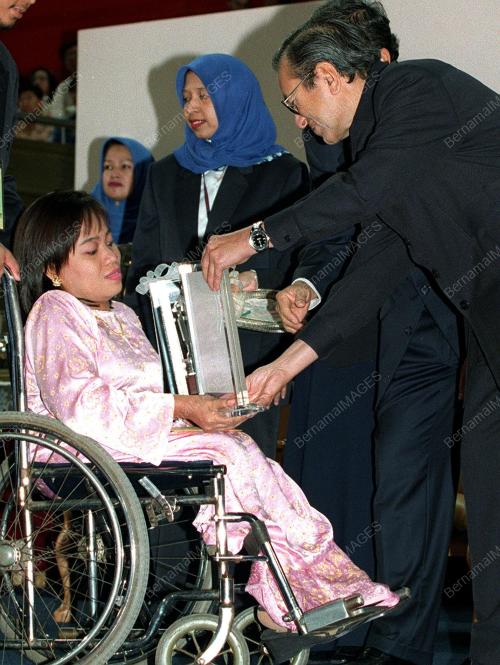 KL14-29_07_2000_ANUGERAH_WANITA_11012016