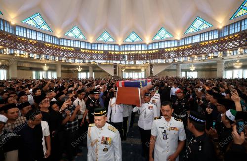 TUN ABDULLAH AHMAD BADAWI MENINGGAL