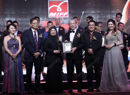 DATUK SERI FADILLAH YUSOF