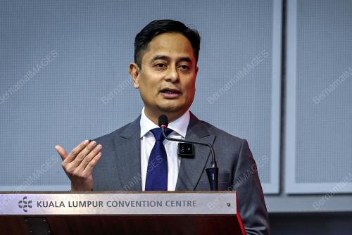 DR MOHAMMAD FAHMI NGAH