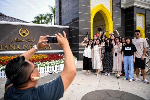 PERTABALAN YANG DI-PERTUA AGONG KE-17