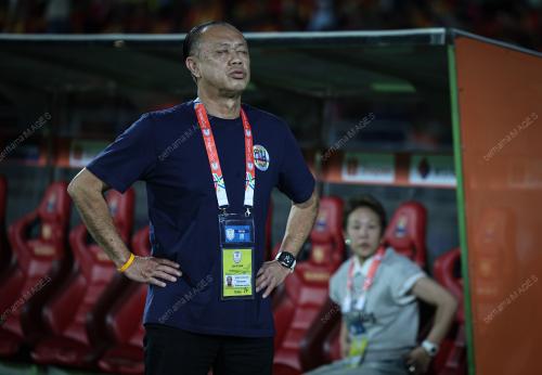 PIALA SHOPEE 2025/26