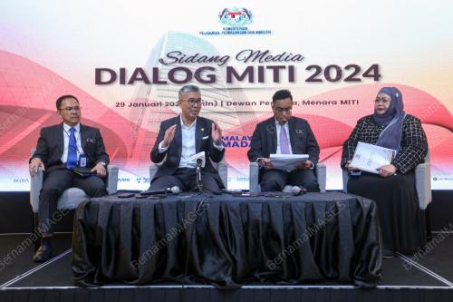 DATUK SERI TENGKU ZAFRUL ABDUL AZIZ