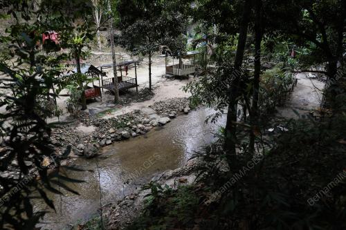 TINJAUAN TEMPAT PERKELAHAN CUTI UMUM HARI WILAYAH - PKP