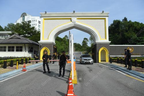 ANGKAT SUMPAH PERDANA MENTERI KE-8
