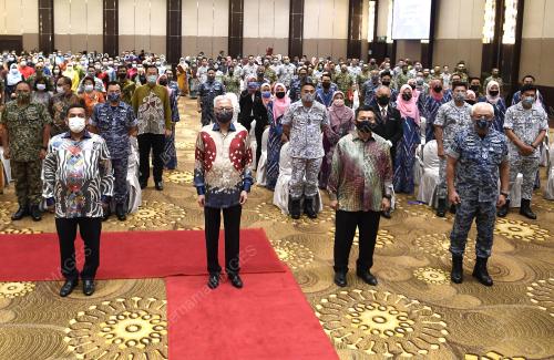 DATUK SERI ISMAIL SABRI YAAKOB