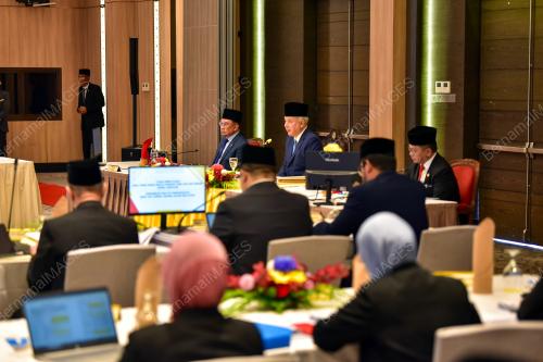 SULTAN PERAK SULTAN NAZRIN SHAH