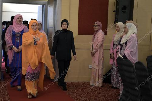 TUNKU HAJAH AZIZAH AMINAH MAIMUNAH ISKANDARIAH