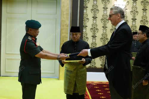 AL-SULTAN ABDULLAH RI'AYATUDDIN AL-MUSTAFA BILLAH SHAH