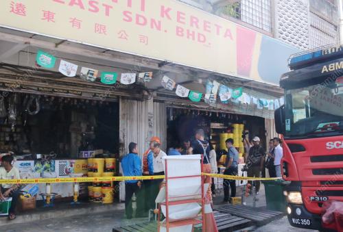 KL14_02022016_TERBAKAR