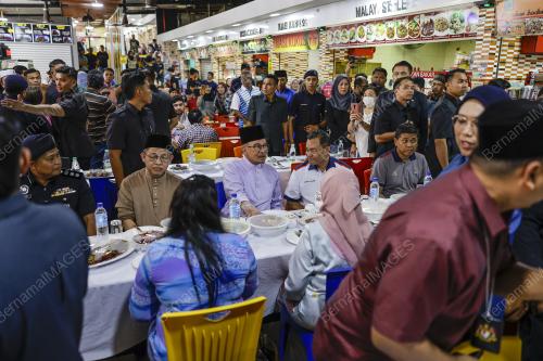 DATUK SERI ANWAR IBRAHIM