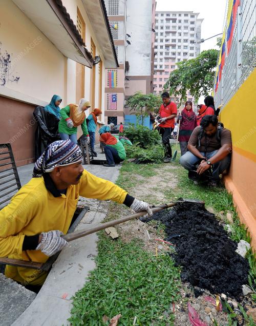 KL14_02032014_GOTONG_ROYONG