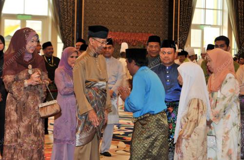 KL14_02062013_AGONG_SALAM